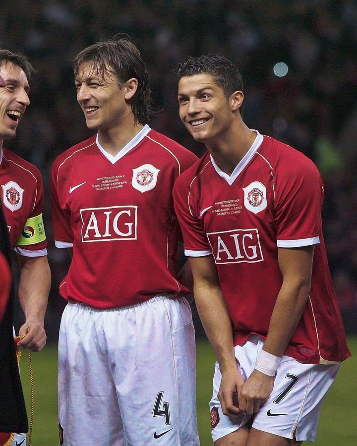 Manchester United Home 06/07 Retrô Nike - Vermelha