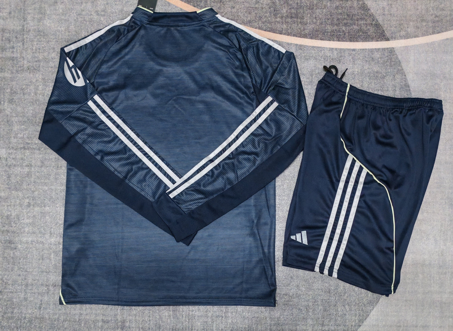 Kit Infantil Real Madrid Away Manga Longa 25/26  - Cinza