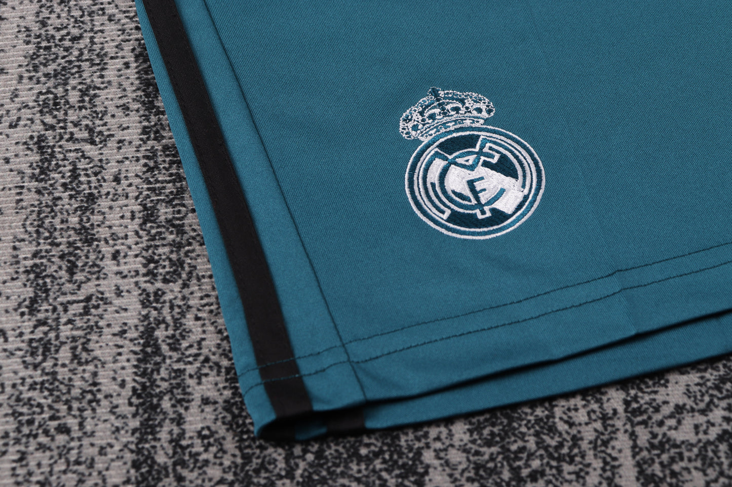Kit Infantil Real Madrid Away Retrô 17/18 - Verde