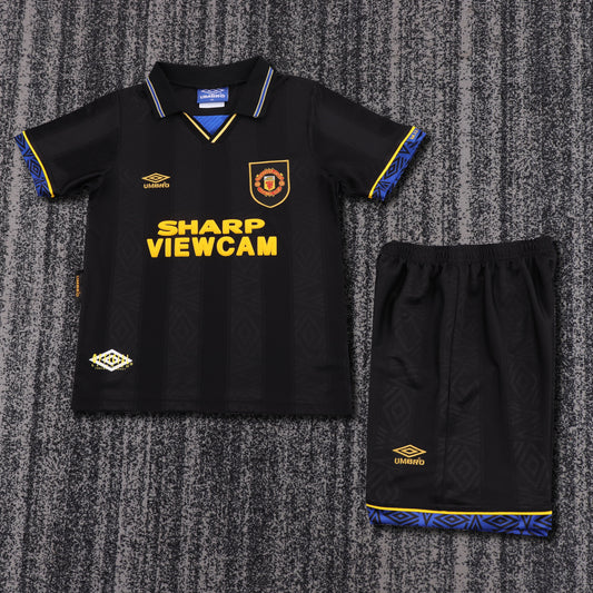 Kit infantil Manchester United Retrô Away 98/99  - Preta