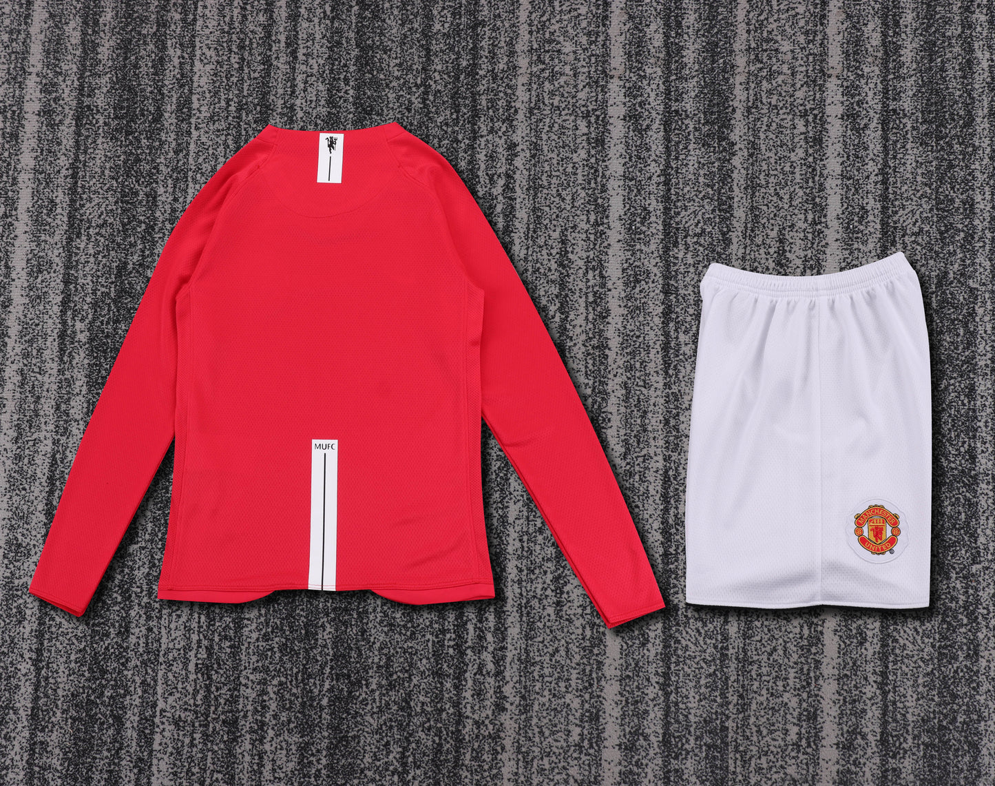 Kit infantil Manchester United Retrô Home Manga Longa 2008 - Vermelho