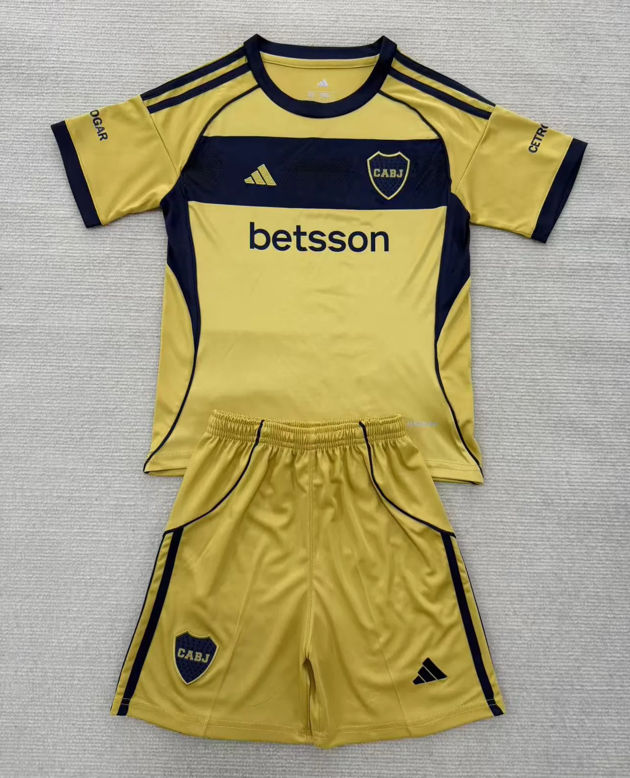 Kit Infantil Boca JRS Away 25/26  - Dourado