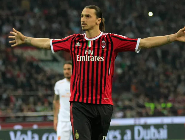 Milan Home Retrô 2011/2012 Adidas - Vermelha e Preta