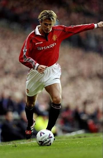 Manchester United Home 1998/99 Manga Longa Umbro - Vermelho