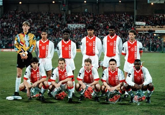 Ajax Home Retrô 1995/1996 Umbro -  Vermelha e Branca