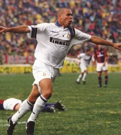 Inter de Milão Away Retrô 1998/1999 Nike - Branca