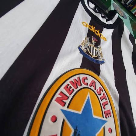 Newcastle Home Retro 97/99 Adidas - Preto e Branco