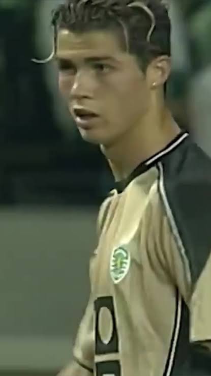 Sporting Away 02/03 Reebok - Dourado