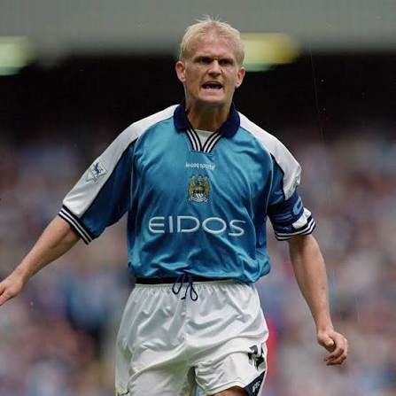 Manchester City Home Retrô 99/01 Lec Coq - Azul